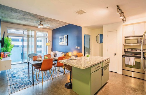 Evans Churchill Apartment | DT PHX Apt| Pool, Gym, Parking & Balcony