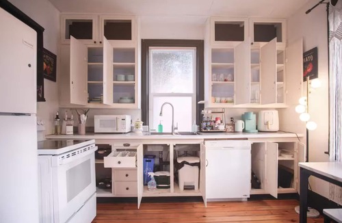 Bowmanville House | DT Retreat : Firepit, Backyard, Arcade