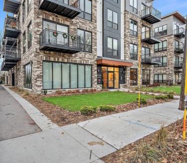 St. Anthony West Apartment | DT UMN New 1BD GYM Rooftop Free Parking