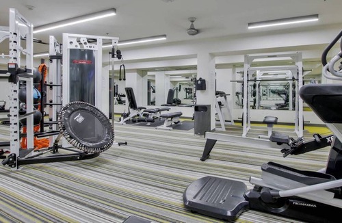 Downtown Wichita Apartment | DT Wichita Apt 24/7 Fitness Studio WFH Ready