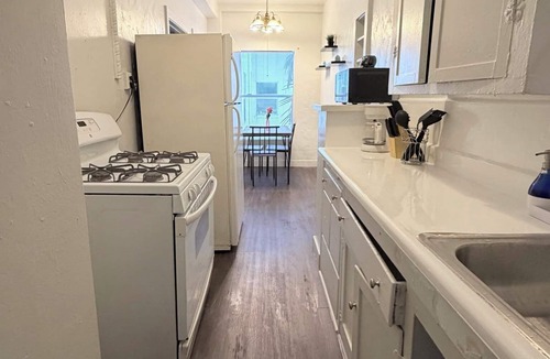 Huntington Park Apartment | DTLA Loft Hideaway