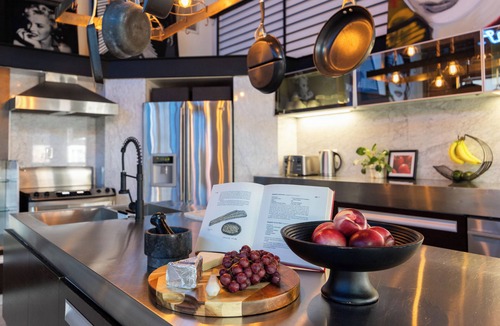Historic Core House | DTLA Loft Rooftop Skyline Views Near Nightlife + Dining | Skyline Lofts
