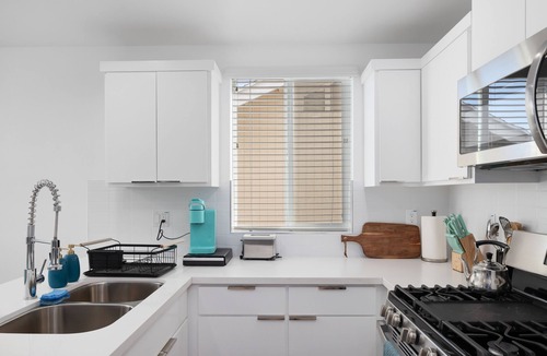 Downtown Los Angeles House | DTLA's Maverick Home 5B4B, Close to USC