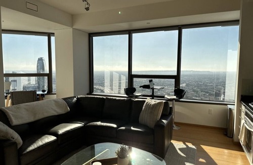 Westlake South Condo | DTLA Skyscraper with Ocean View