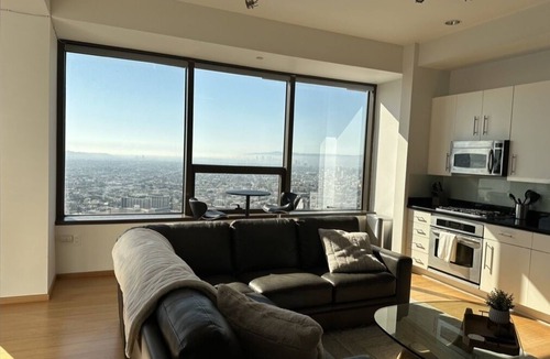 Westlake South Condo | DTLA Skyscraper with Ocean View