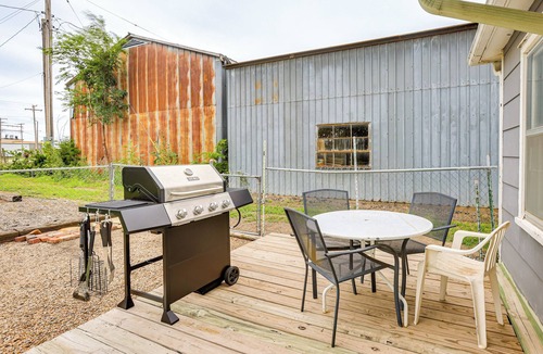 Belleville House | Dtwn Belleville Home w/Yard < 1 Mi to High Banks