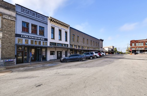 Decatur Apartment | Dtwn Decatur Apt: Walk to Restaurants & Shops