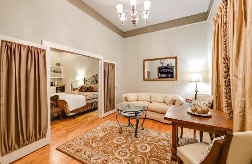 Decatur Apartment | Dtwn Decatur Apt: Walk to Restaurants & Shops