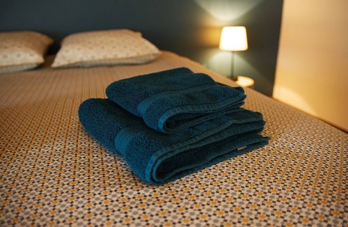 Les Epesses Bed & Breakfast | Du Côté de l’Étang Guest Room, Castanea
