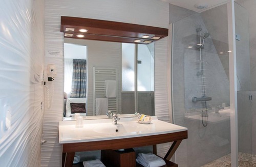 Vierville-sur-Mer Hotel | Du Casino