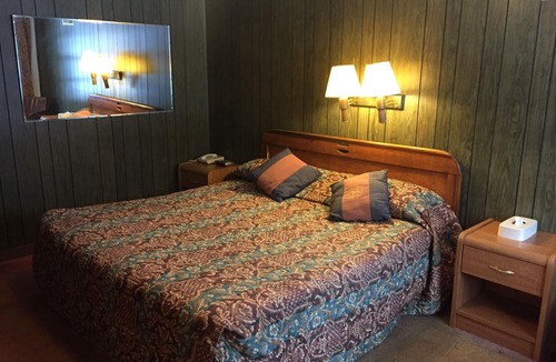 West Chicago Hotel | Du Wayne Motel