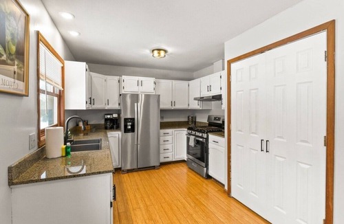Newfield House | Dual Home Retreat! Walk Between Both! Sleeps 28! Dogs OK!