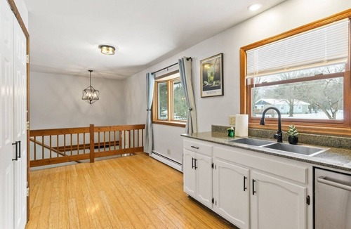 Newfield House | Dual Home Retreat! Walk Between Both! Sleeps 28! Dogs OK!