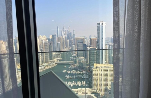Dubai Marina Apartment | Dubai Marina stunning views holiday apartment Stella Maris Tower