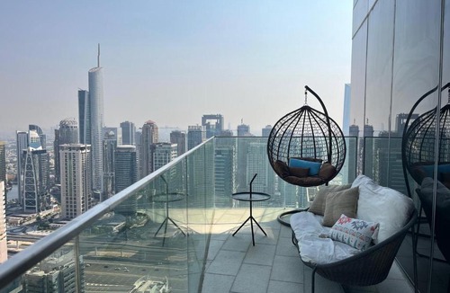 Dubai Marina Apartment | Dubai Marina stunning views holiday apartment Stella Maris Tower