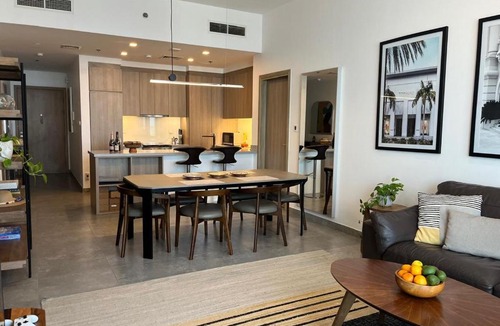 Dubai Marina Apartment | Dubai Marina stunning views holiday apartment Stella Maris Tower