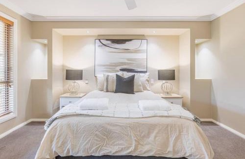 Dubbo House | Dubbo’s Hidden Gem: Luxurious Poolside Living