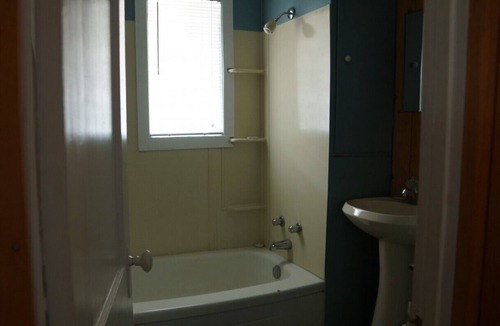 Larder Lake House | Dublin Bay Lodge - Larder Lake