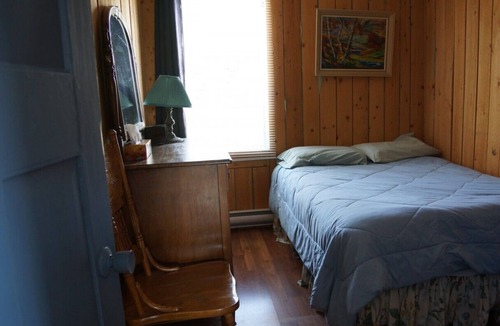 Larder Lake House | Dublin Bay Lodge - Larder Lake