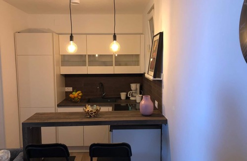 Ploce Apartment | Dubrovnik apartment with a sea view.