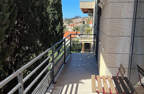 Ploce Apartment | Dubrovnik apartment with a sea view.