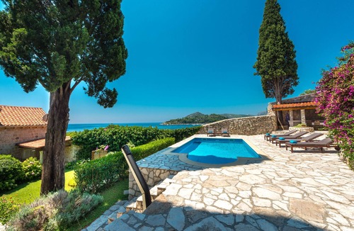 Mlini Villa | Dubrovnik's exclusive 16th century seaside villa with swimming pool