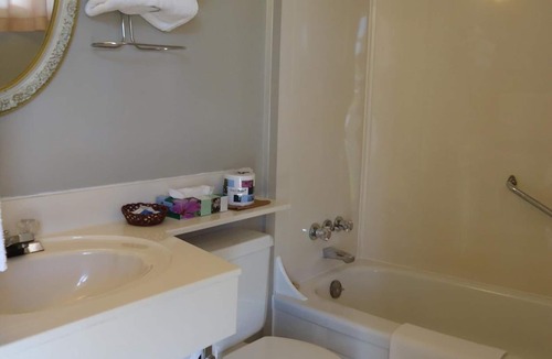 Margaree Harbour Hotel | Duck Cove Inn