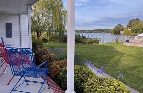 Neavitt Cottage | Duck Cove Waterfront Cottage