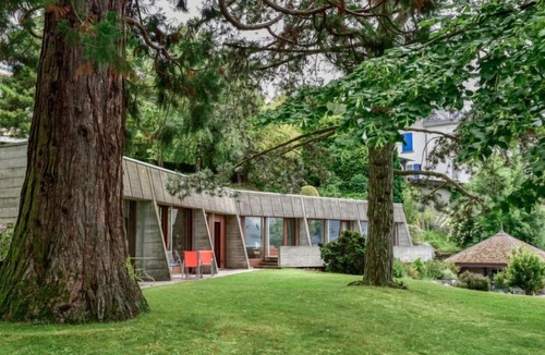 Montreux House | Duck House by Interhome