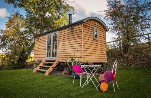 Dundon House | Duck Hut