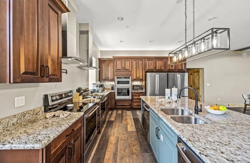 Sevierville House | Duck Pin Lodge: 9BR, Bowling Alley, Mountain Views, Indoor Pool