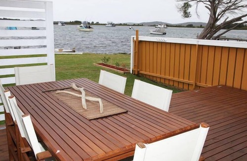 Marks Point Cottage | Ducks Bungalow- Lake Macquarie