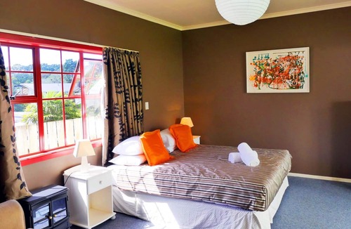 New Plymouth House | Ducks & Drakes Boutique Motel & Backpackers
