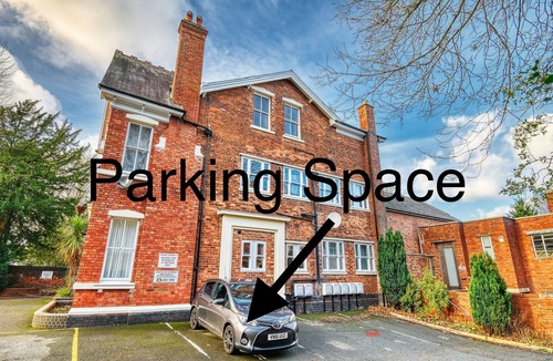 Dudley Apartment | Dudley - Exec Travel - 2bed- Long stay - Parking!