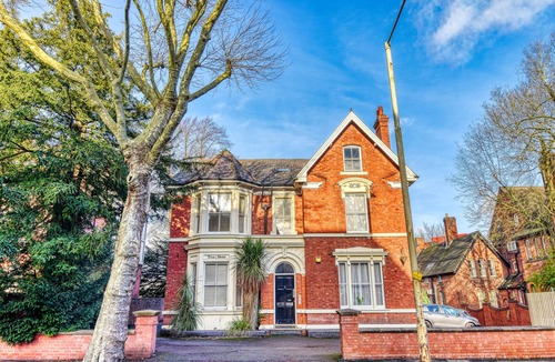 Dudley Apartment | Dudley - Exec Travel - 2bed- Long stay - Parking!