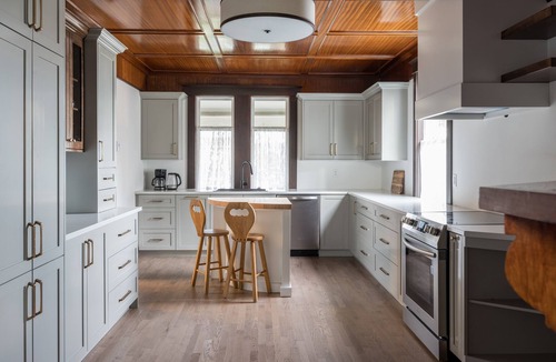 Terra Nova House | Duff Heritage House-4 bedrooms, sleeps 10!