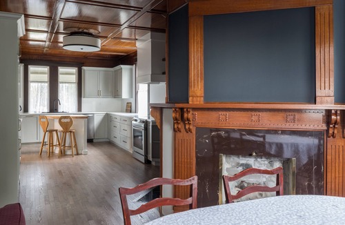Terra Nova House | Duff Heritage House-4 bedrooms, sleeps 10!