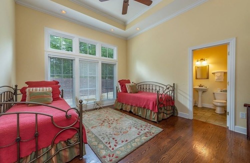 Hyannis Port House | Duffers Delight at Rumbling Bald