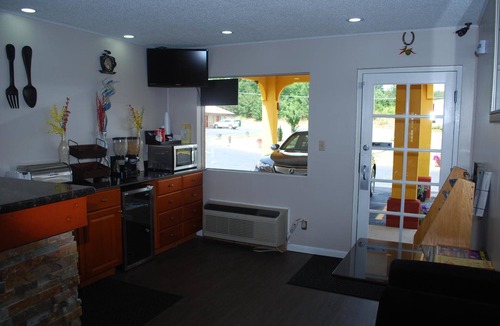 Calhoun Hotel | Duffy's Motel