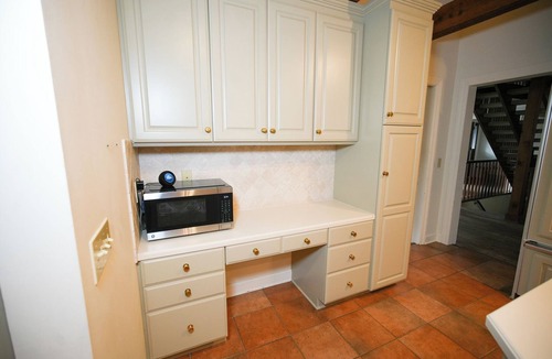 Brownsboro House | Dug Hill Home with Patio, Pond & Fire Pit!