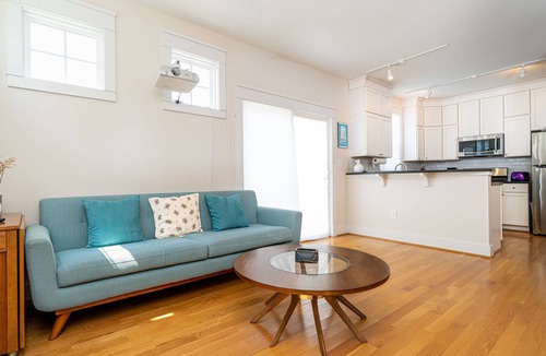 Durham House | Duke ~2 miles, Walk to Downtown, Close to NCCU, DBAP, and ATC