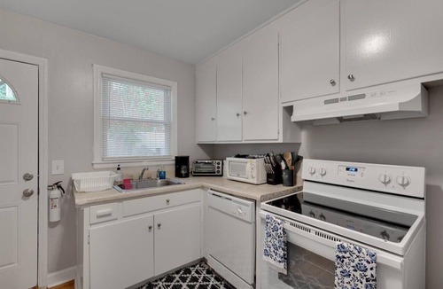 Durham Apartment | Duke East Campus 1BR Markham