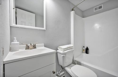 Durham Apartment | Duke - Pet Friendly 1BR with Gym & Pool
