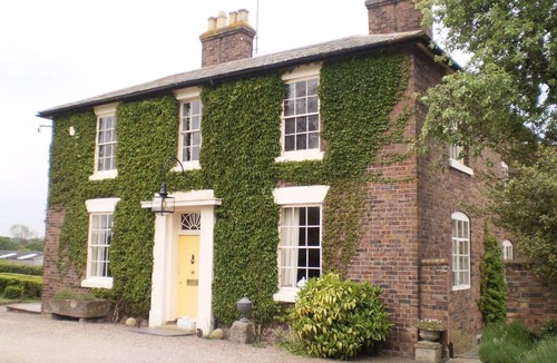 Bridgnorth House | Duken courtyard holiday cottage