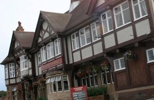 Edwinstowe Hotel | Dukeries Lodge Hotel