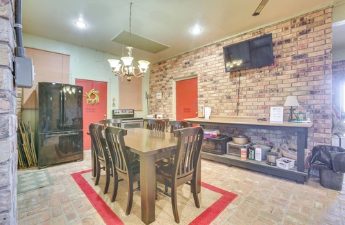 Theriot House | Dularge Grand Villa - Steps to Marina + Fishing!