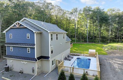 Pocono Lake Villa | Dulce Retreat