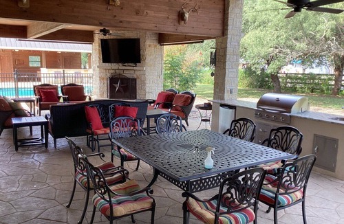 Concan House | Dulce Vida @ Frio Premier Rental Homes