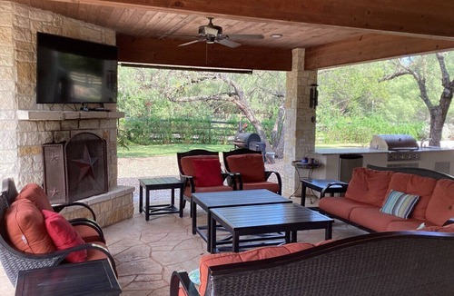 Concan House | Dulce Vida @ Frio Premier Rental Homes