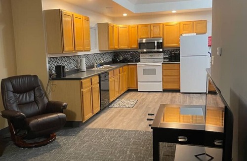 East End House | Duluth Airshow opening! 3bed 2bath with loft! Sleeps 8-12